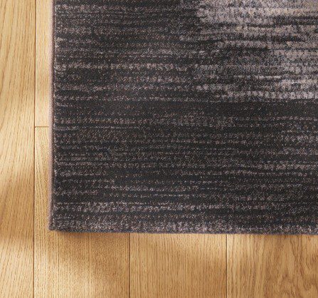 Tepih GENT PONISTRA moderni tepih s tamnijim okvirom i svijetlom sredinom, izrađen od 100% PP Heatset materijala.