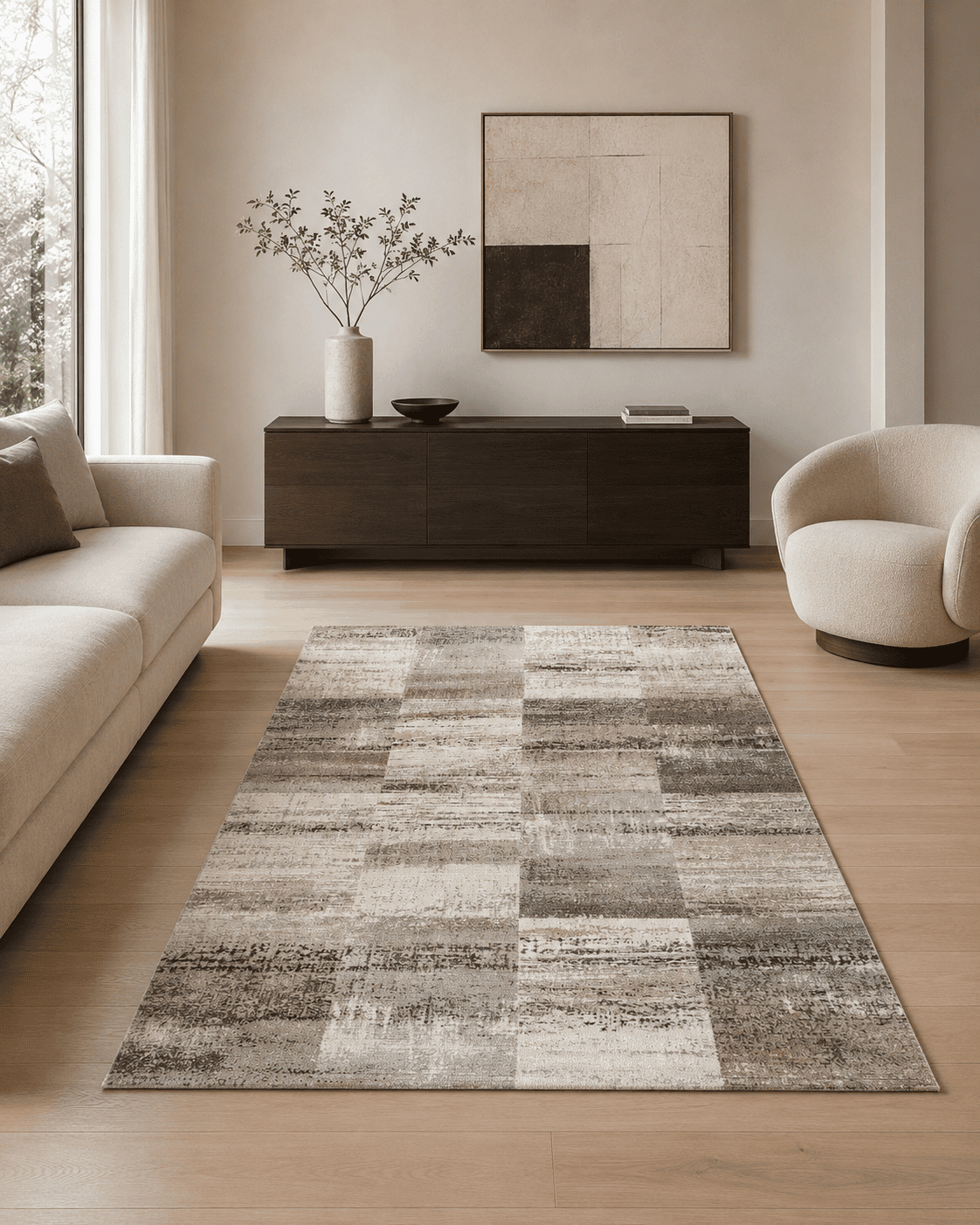 Tepih GENT KAŠTEL moderni geometrijski tepih u sivim, bež, krem i bijelim tonovima, izrađen od 100% PP Heatset materijala.