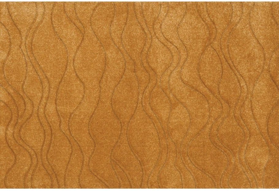Tepih HOME OCHRE oker-zlatni tepih od 100% polipropilena, s ručno rezbarenim valovitim reljefom, florom 12 mm i mekanom površinom.