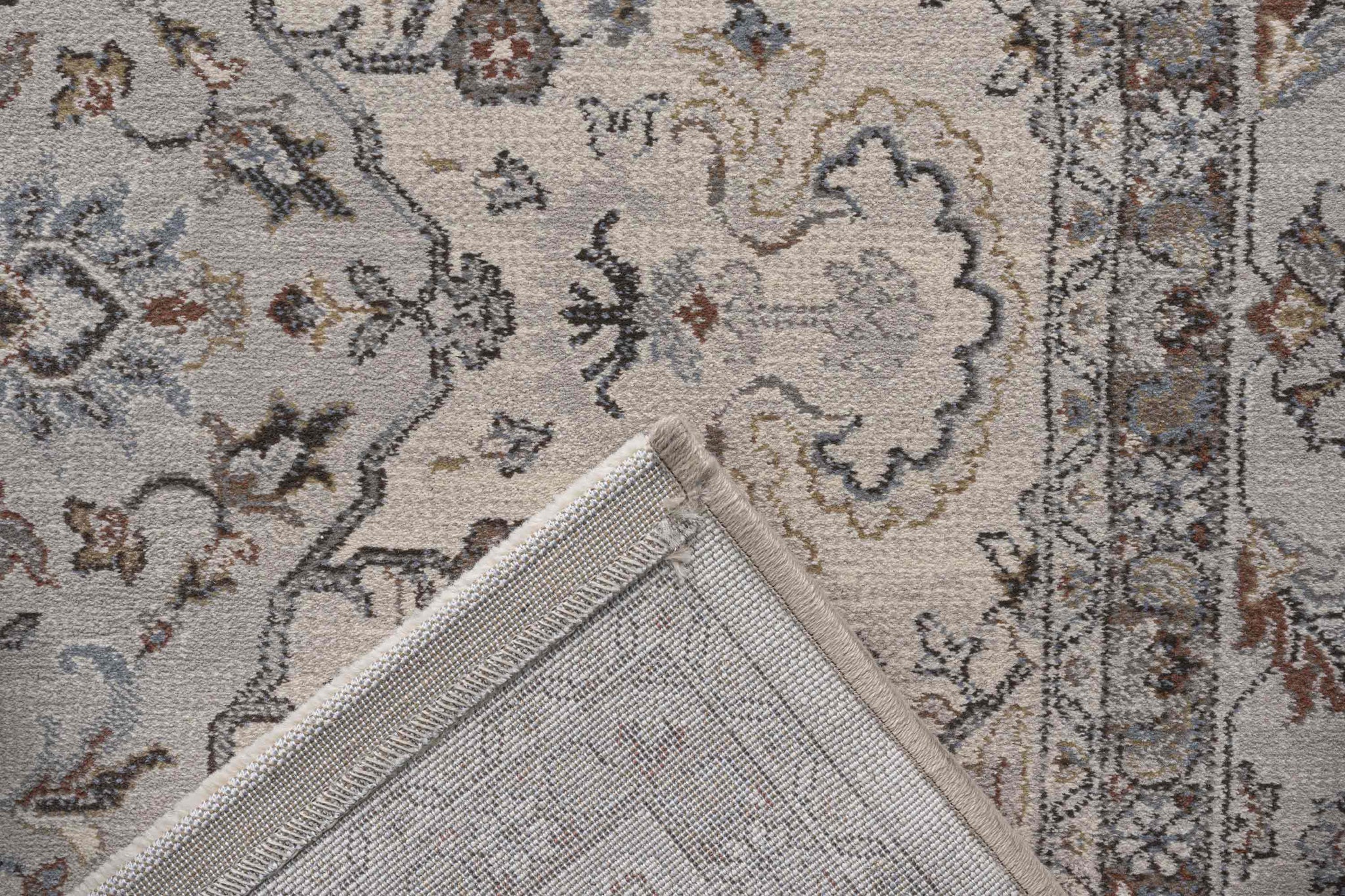 Tepih STONE 9295 klasični bež tepih od 100% polipropilena Heatset, s floralnim uzorkom, bordurom i gustoćom 1.000.000 točaka/m².