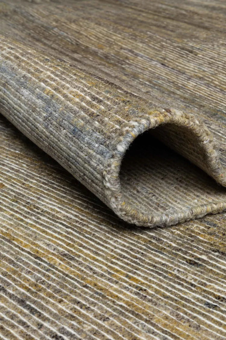 Vuneni Tepih Ligne Pure MEADOW od 100% vune, ručno čvorani sivo-zeleni tepih valovite teksturirane površine